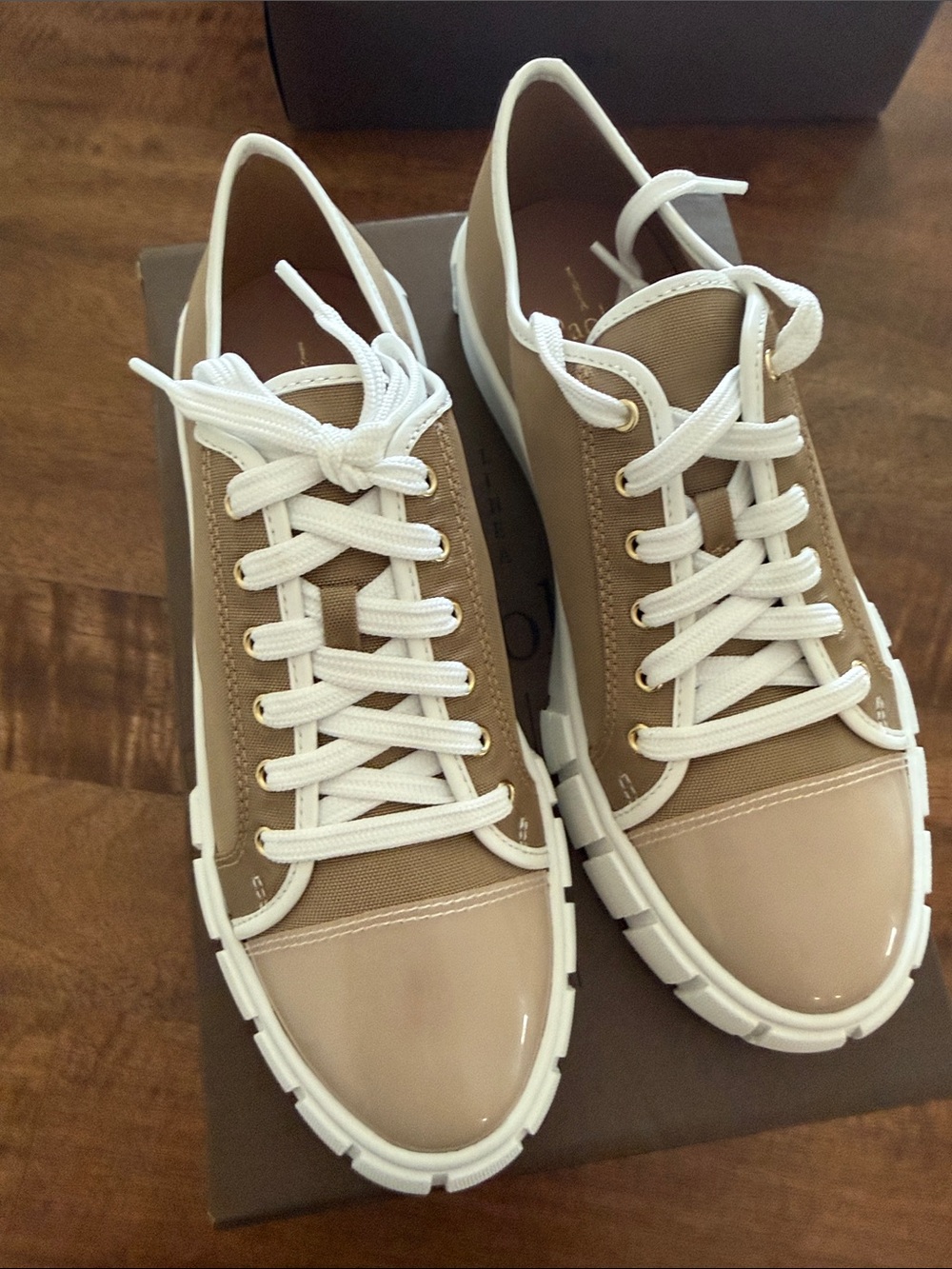 Paolo Men's Beige & White Low-Top Sneakers